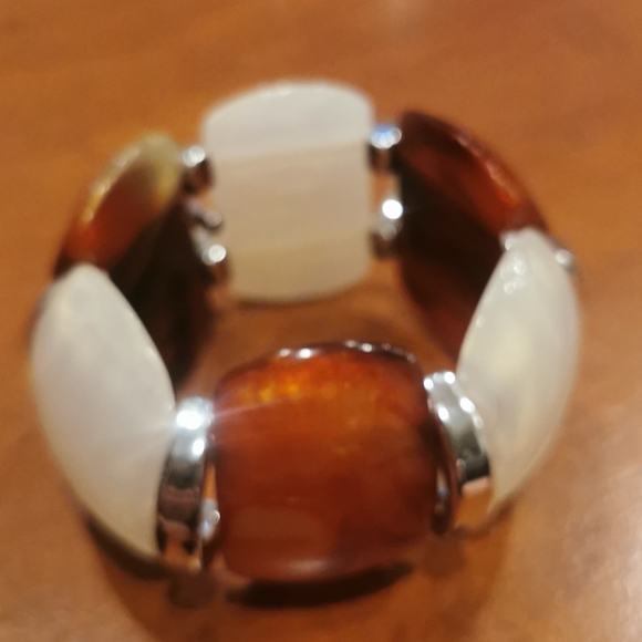 Costume Jewelry Bracelets - Picture 3 of 7